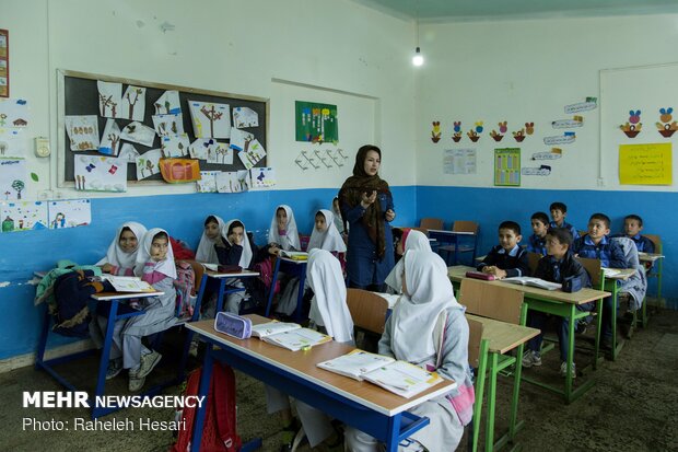 توزیع ۵۲ کانکس و تخصیص ۵۰ میلیارد ریال برای نوسازی مدارس گلستان 3 3099074 1